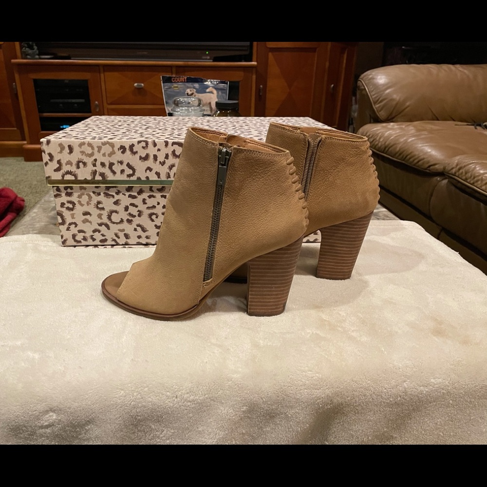 Lucky Brand peep toe block heel, size 8.5 - Picture 10 of 10